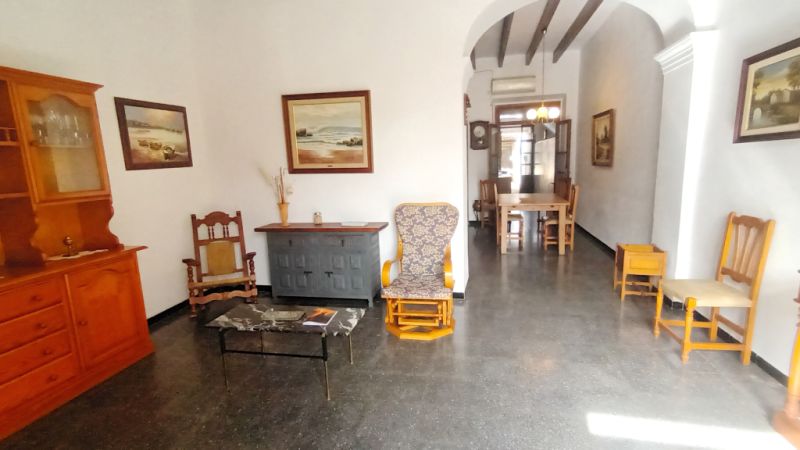 Sale of a 2 storey village house with garage and courtyard in Es LLombards - Santanyi - DH 08 VK