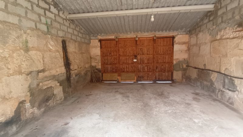 Sale of a 2 storey village house with garage and courtyard in Es LLombards - Santanyi - DH 08 VK