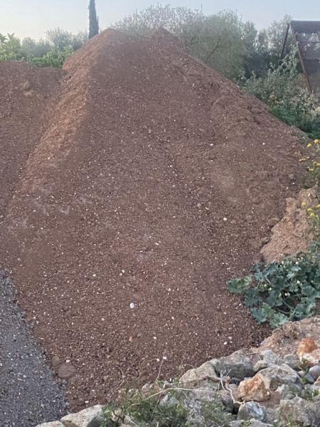 Verkauf von gesiebten und gemischten Erden, Öko-Kies.