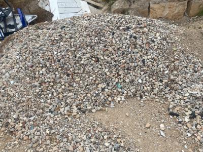 Verkauf von gesiebten und gemischten Erden, Öko-Kies.