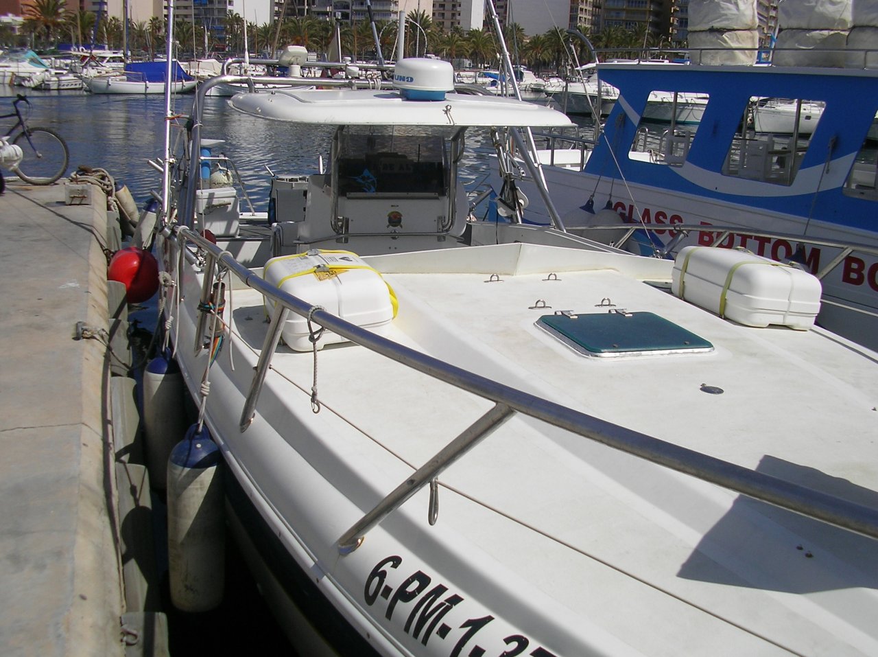 vendo lancha 12 m. con amarre de 14 x 4,5 (concesion hASTA 2045)