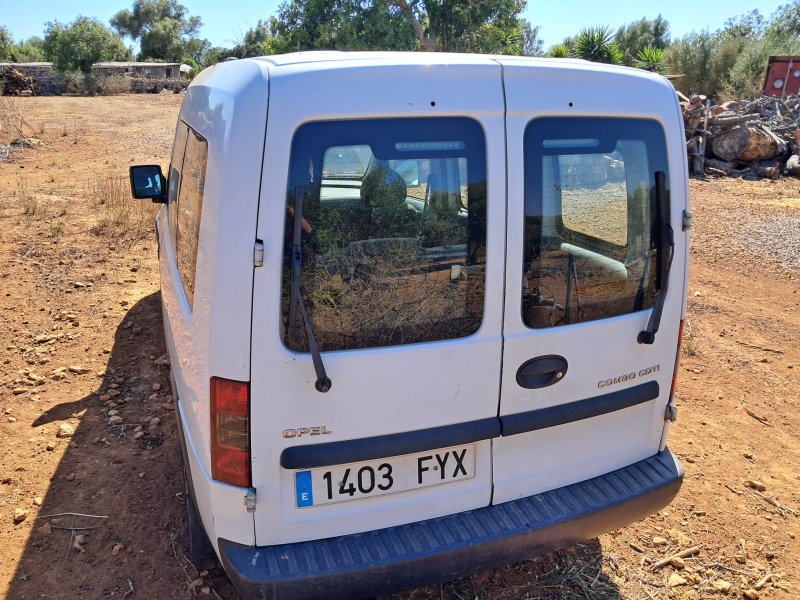 Vendo Opel Combo de 2ª mano, 5 puertas
