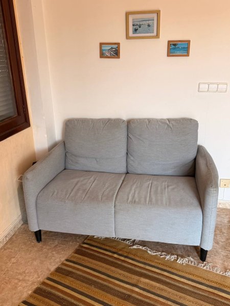 Verkaufe 2-Sitzer Sofa in Hellgrau Cala Millor