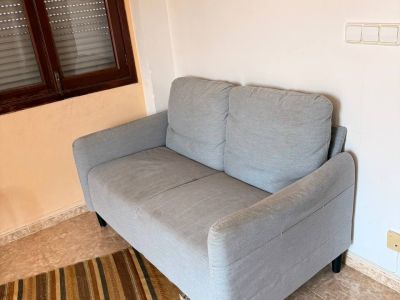 Verkaufe 2-Sitzer Sofa in Hellgrau Cala Millor