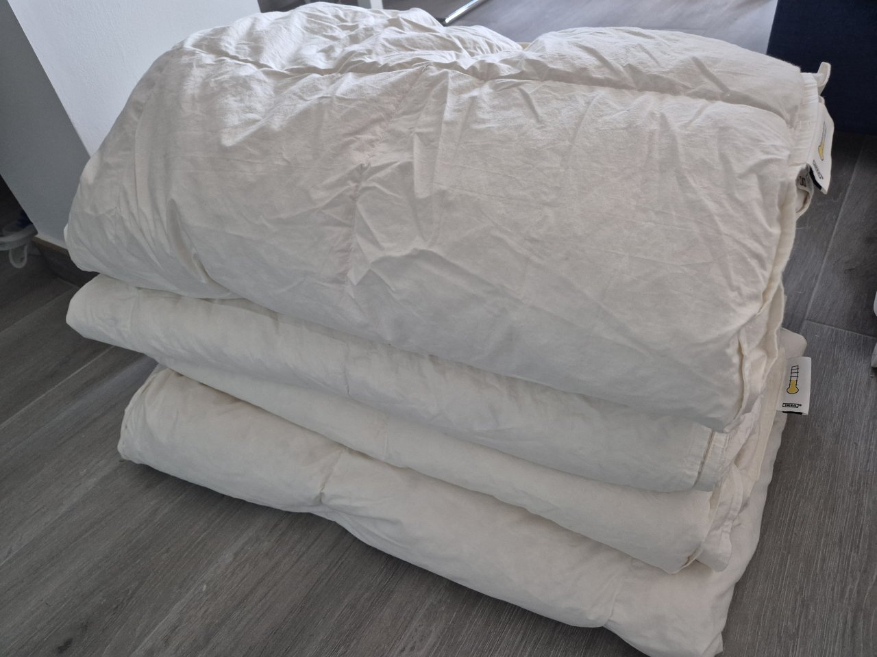 Verkaufe 4 Bettdecken 150x200cm, je 8,- EUR