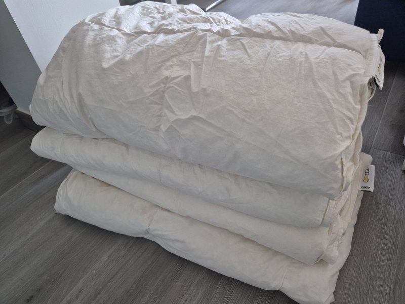 Verkaufe 4 Bettdecken 150x200cm, je 8,- EUR