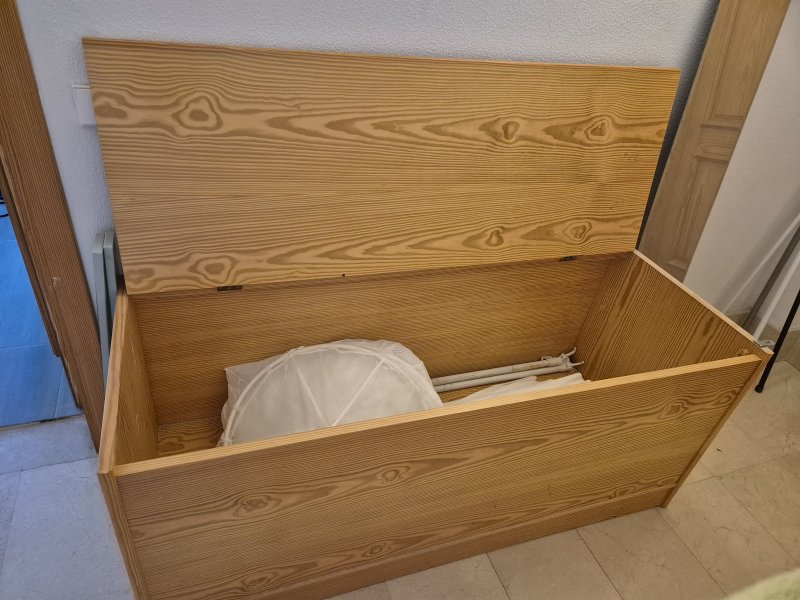 Verkaufe große Holztruhe 151x60x65cm