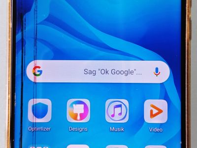 Verkaufe Handy / Movil HONOR View20 Dual-Sim beschädigt.