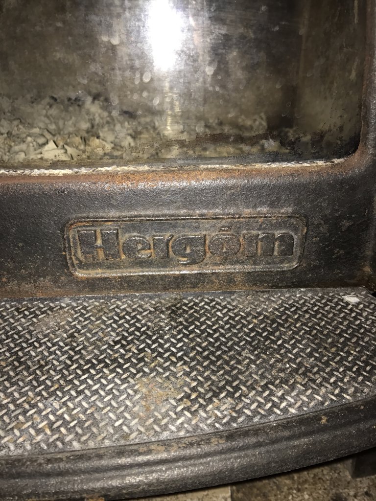 Verkaufe Holzofen der Marke Hergom inkl. 4 Meter Rohr