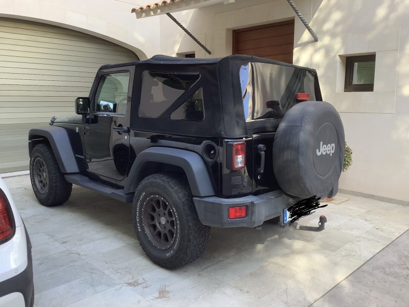 Selling Jeep Wrangler Rubicon, only 48,000 km driven