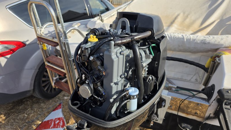 Verkaufe mein Boot mit Motor und Trailer