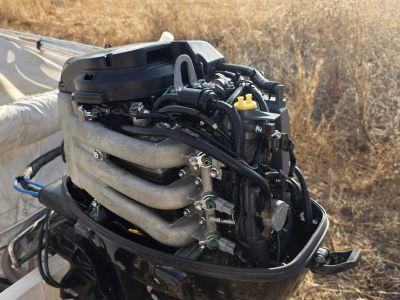 Verkaufe mein Boot mit Motor und Trailer