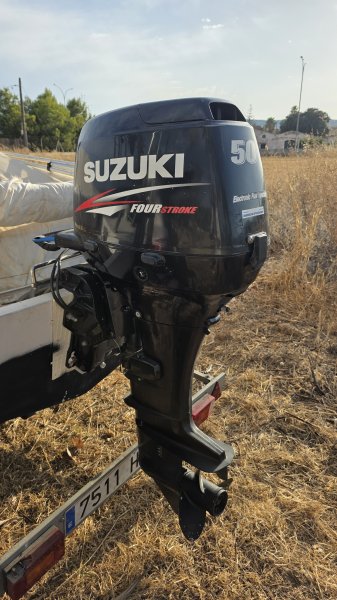 Verkaufe mein Boot mit Motor und Trailer