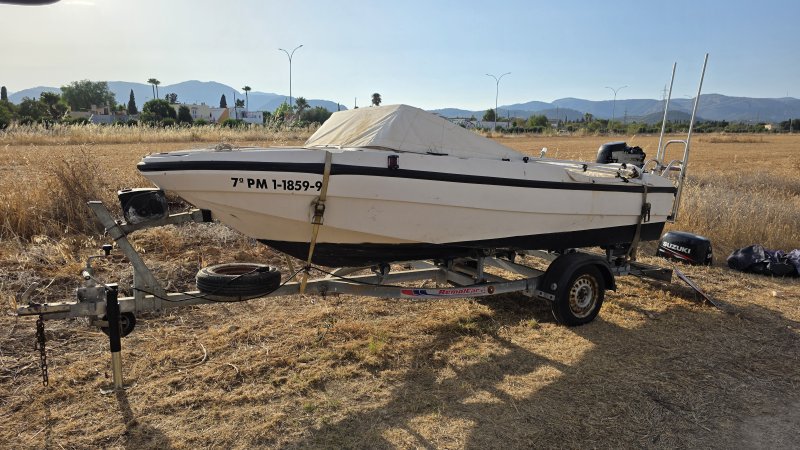 Verkaufe mein Boot mit Motor und Trailer