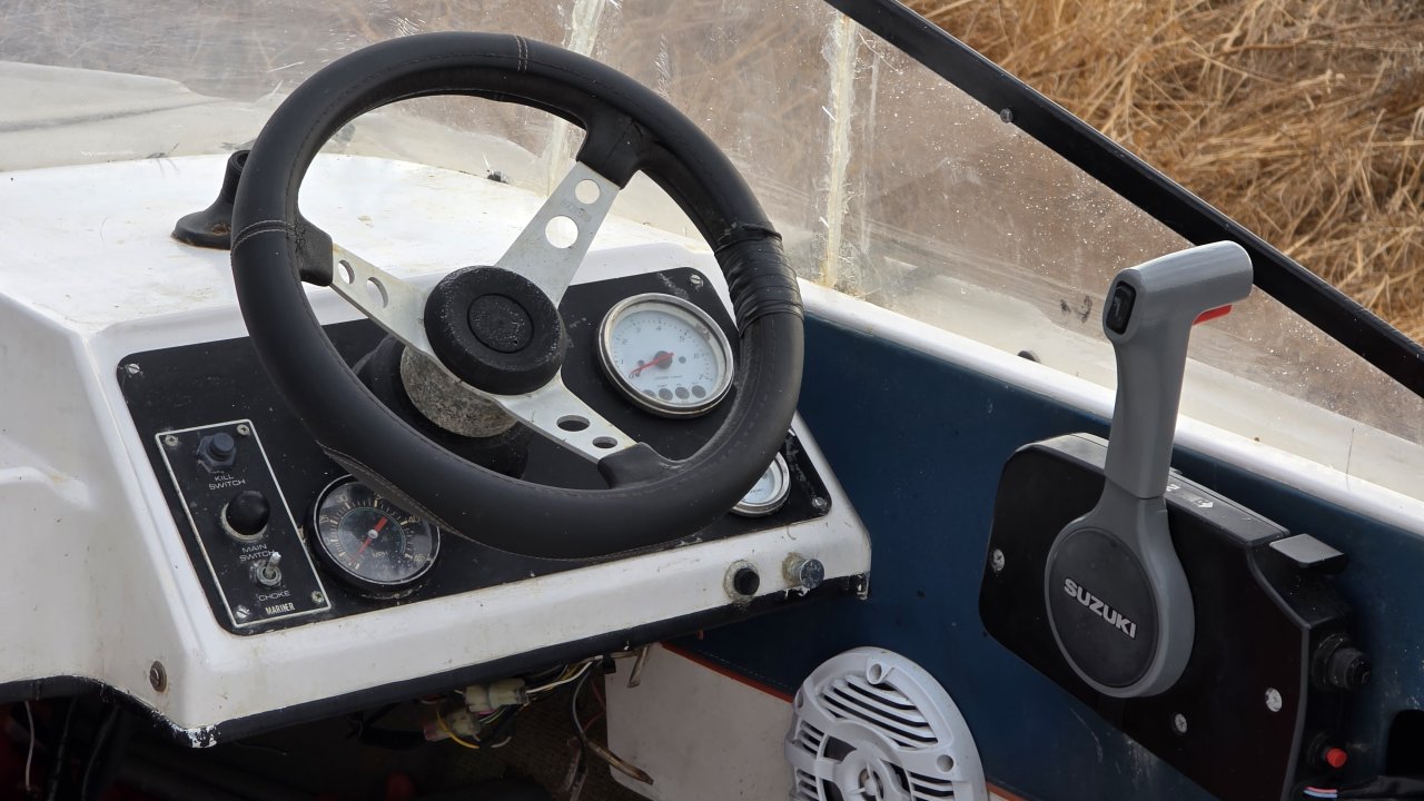 Vendo mi barco con motor y remolque