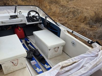Vendo mi barco con motor y remolque