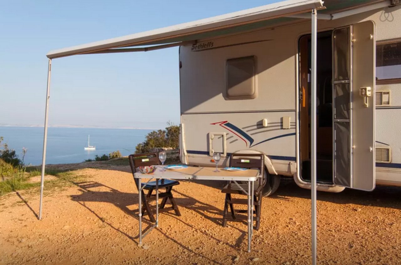Vendo mi autocaravana Dethleffs Advantage T5841