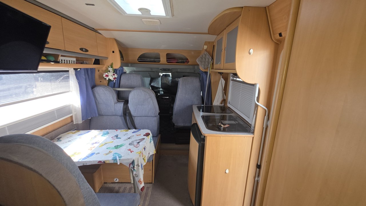 Selling my motorhome Dethleffs Advantage T5841, approved for 6 people
