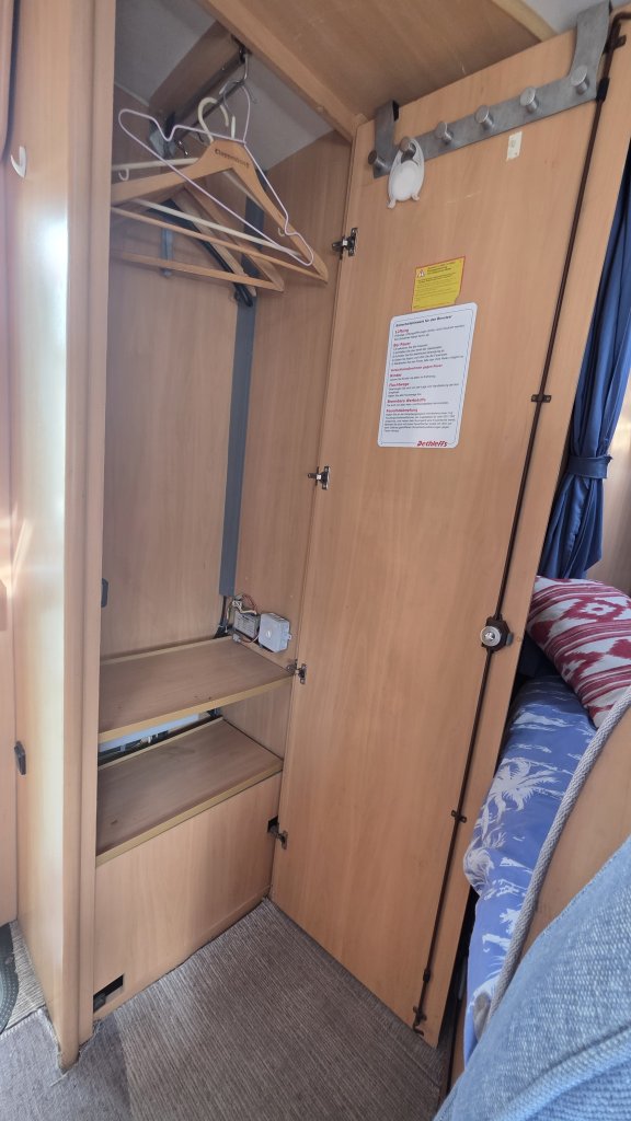 Selling my motorhome Dethleffs Advantage T5841, approved for 6 people