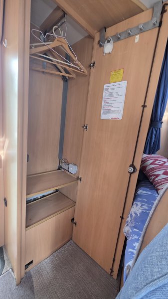 Selling my motorhome Dethleffs Advantage T5841, approved for 6 people