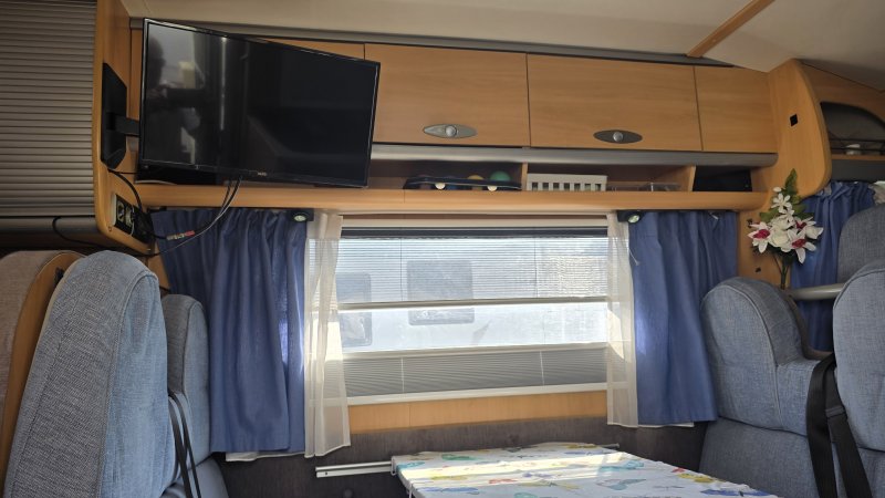 Selling my motorhome Dethleffs Advantage T5841, approved for 6 people