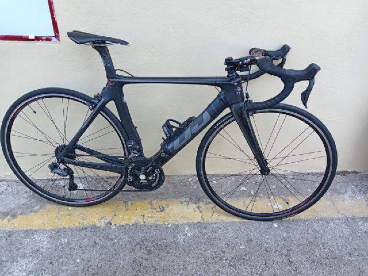 Selling road bike "Fuji Transonic 2.5"