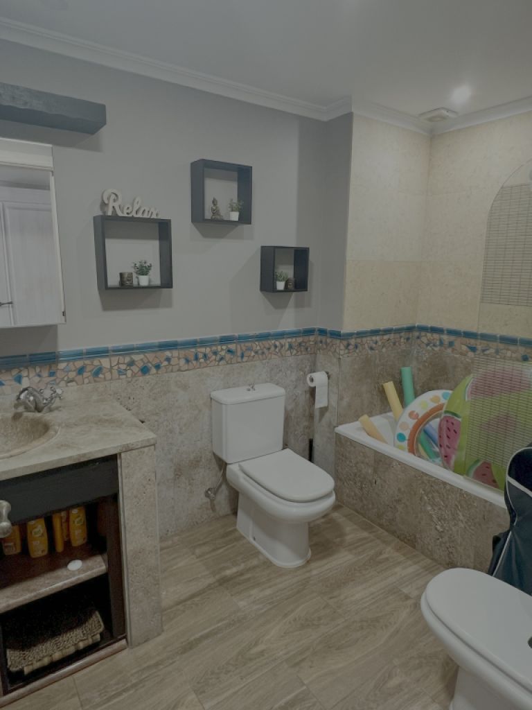 Vendo piso muy bien cuidado en Santa Ponsa con dos dormitorios y dos baños