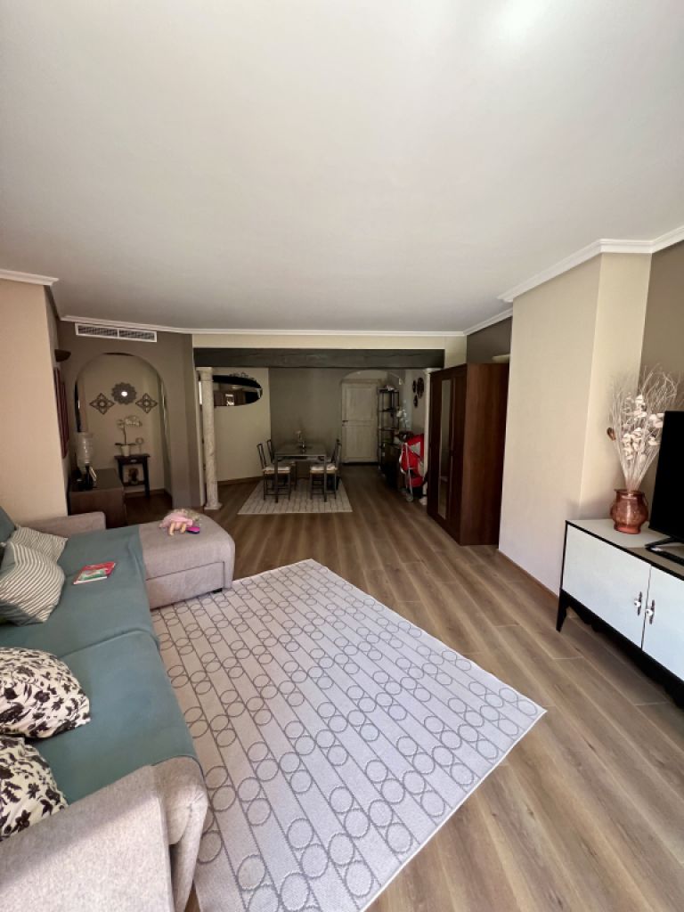 Vendo piso muy bien cuidado en Santa Ponsa con dos dormitorios y dos baños