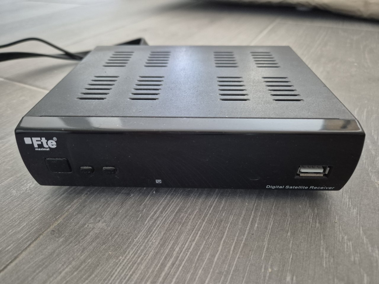 Verkaufe SHARP Fernseher Modell LC-32LE140E