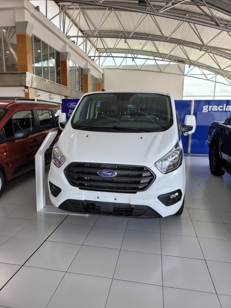 Verkaufe unseren Ford Transit Custom / 9 Sitzer