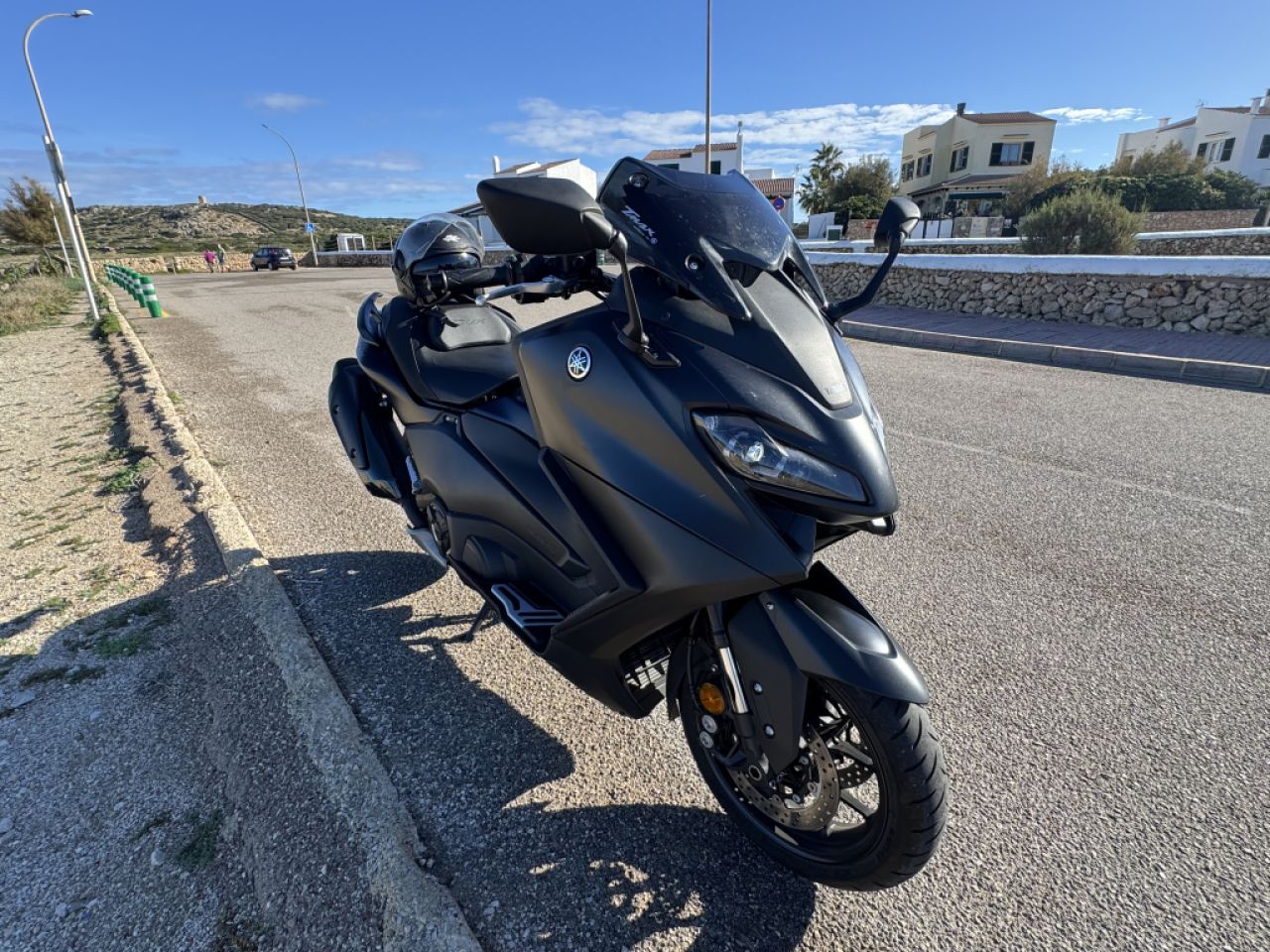 Verkaufe wegen Nichtgebrauchs -Yamaha TMAX 560- Wie neu