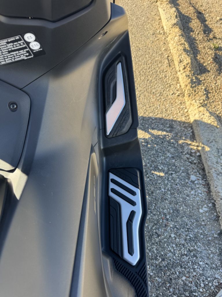 Verkaufe wegen Nichtgebrauchs -Yamaha TMAX 560- Wie neu