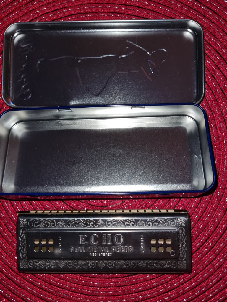 Verkauft wird eine Originale "ECHO BELL METAL REEDS" Mundharmonika von M.HOHNER, Andratx