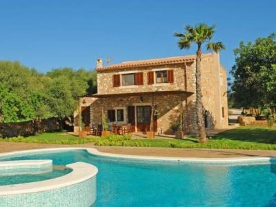 Alquiler de finca rústica con gran piscina, 2 habitaciones dobles, Cas Concos