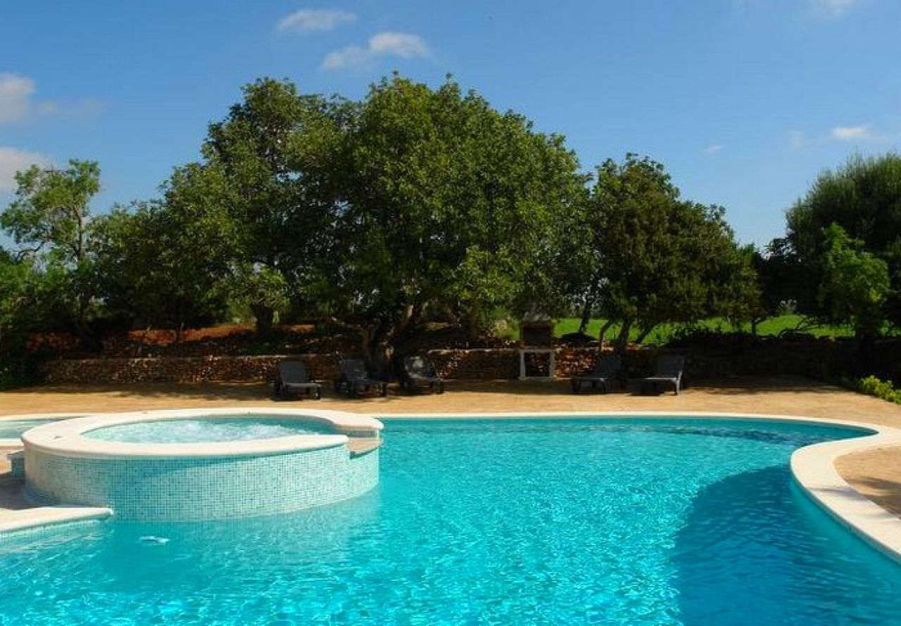 Alquiler de finca rústica con gran piscina, 2 habitaciones dobles, Cas Concos