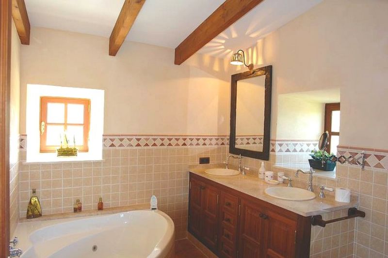 Alquiler de finca rústica con gran piscina, 2 habitaciones dobles, Cas Concos