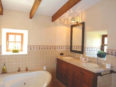 Alquiler de finca rústica con gran piscina, 2 habitaciones dobles, Cas Concos