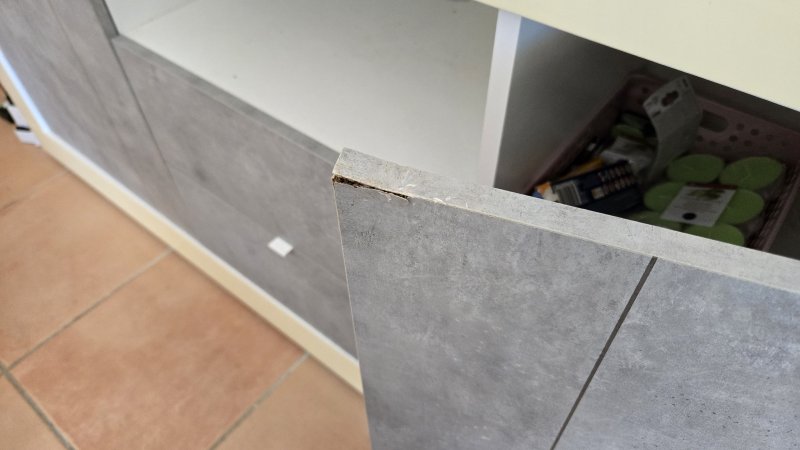 VERSCHENKE Möbel-Set: Vitrine & Sideboard (Beton-Optik / Creme) Abholung Cala Millor