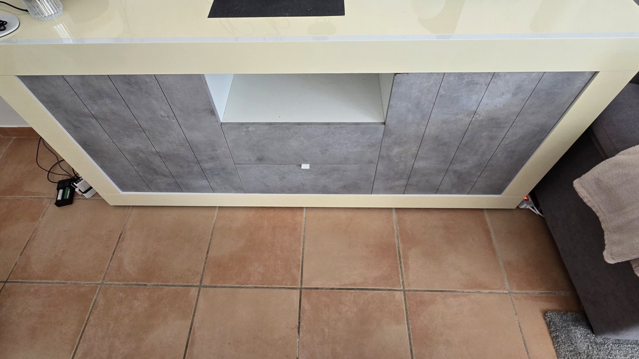 VERSCHENKE Möbel-Set: Vitrine & Sideboard (Beton-Optik / Creme) Abholung Cala Millor