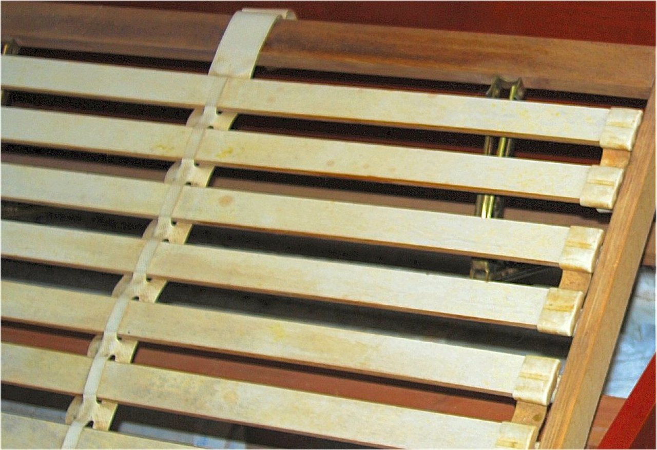 Verschenke zwei Lattenroste, Gesamtmaß 200 cm x 200 cm, verstellbar