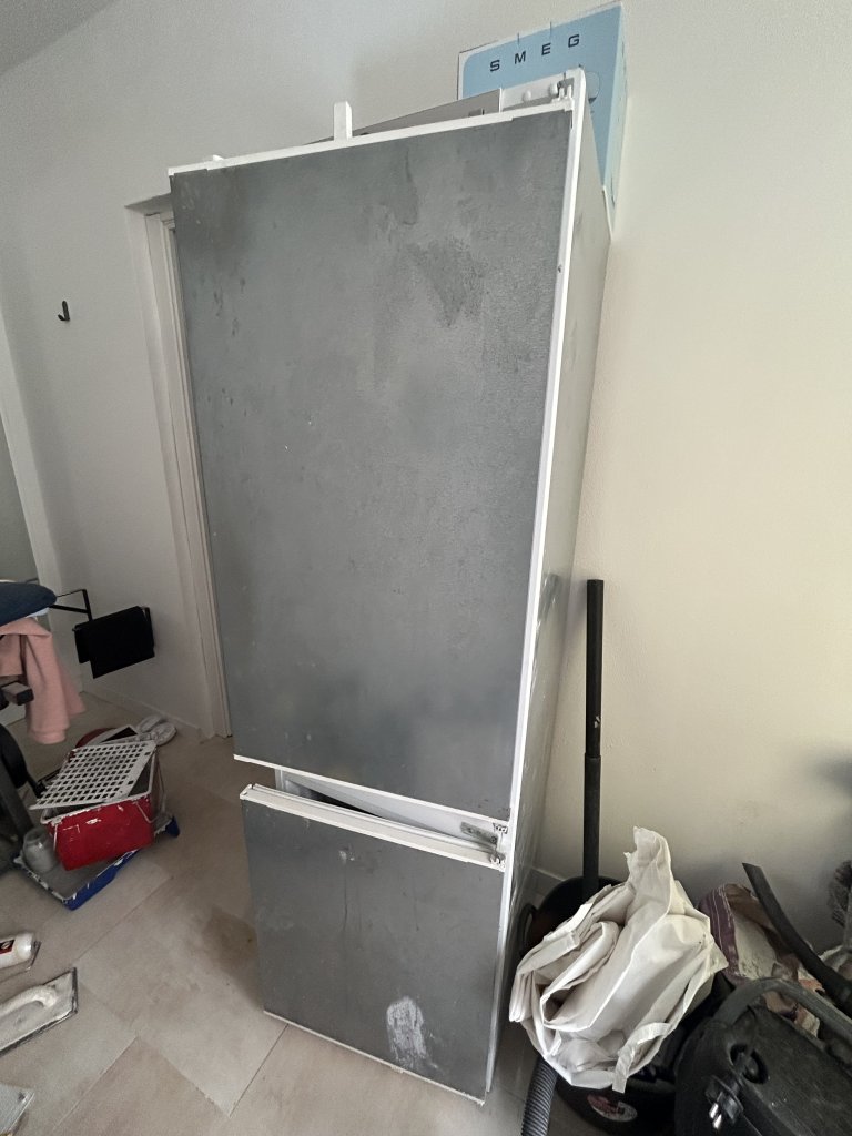 Verschenkte Einbau-Kühl-Gefrierschrank