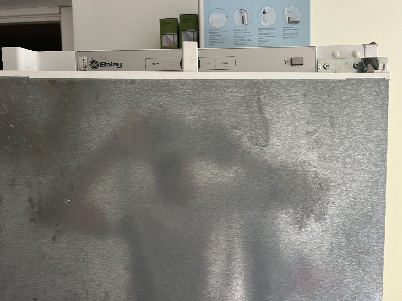 Verschenkte Einbau-Kühl-Gefrierschrank