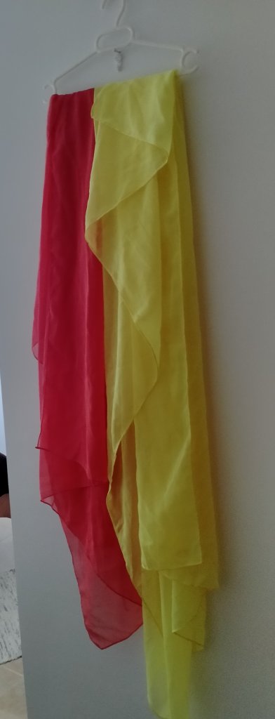 Verschiede Bekleidung, Jumpsuite, T Shirt, Tücher, Hüte, Schuhe