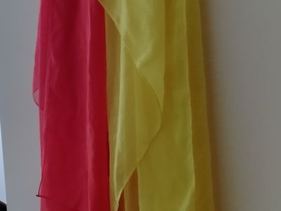Verschiede Bekleidung, Jumpsuite, T Shirt, Tücher, Hüte, Schuhe