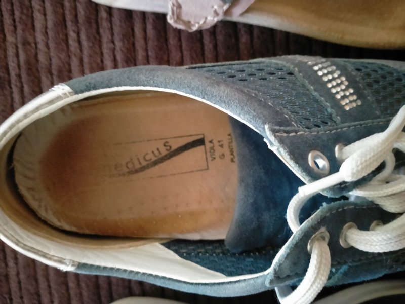 Verschiede Bekleidung, Jumpsuite, T Shirt, Tücher, Hüte, Schuhe