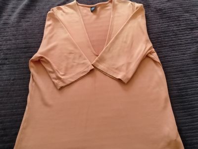 Verschiede Bekleidung, Jumpsuite, T Shirt, Tücher, Hüte, Schuhe