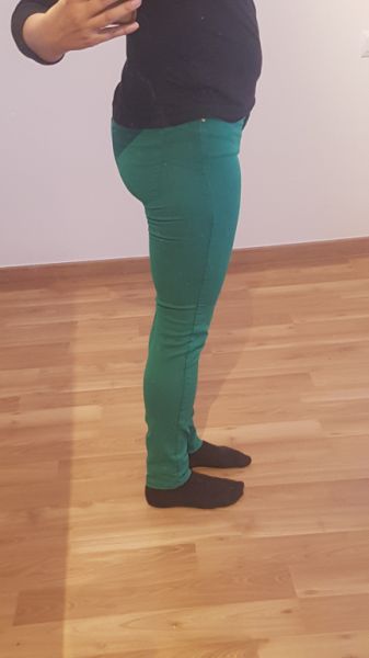 Verschiedene Hosen – neu und ungetragen