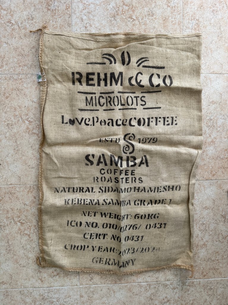 verschiedene Kaffeesäcke aus Jute (Ethiopia, Uganda, Rwanda)