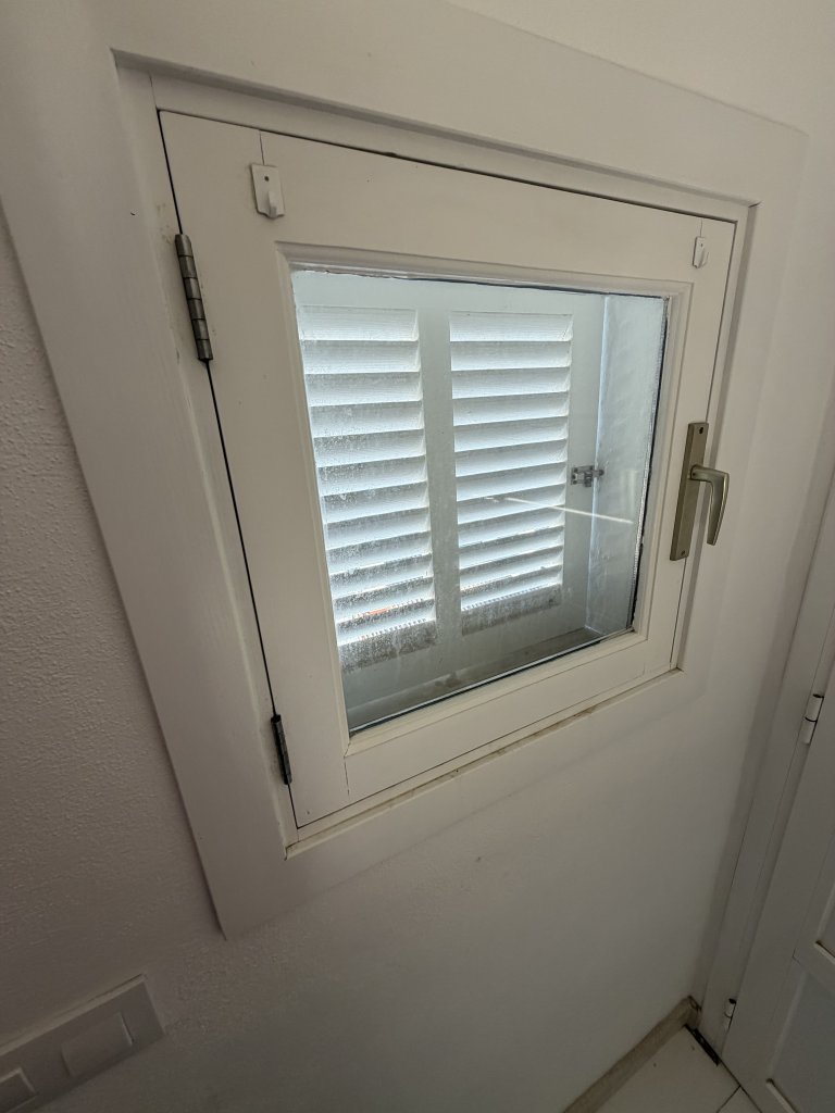 Verschiedenen Holzfenster mit Isolierverglasung