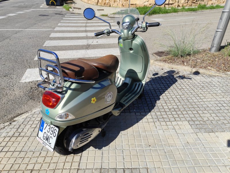 Vespa LXV 125 Piaggio Verde